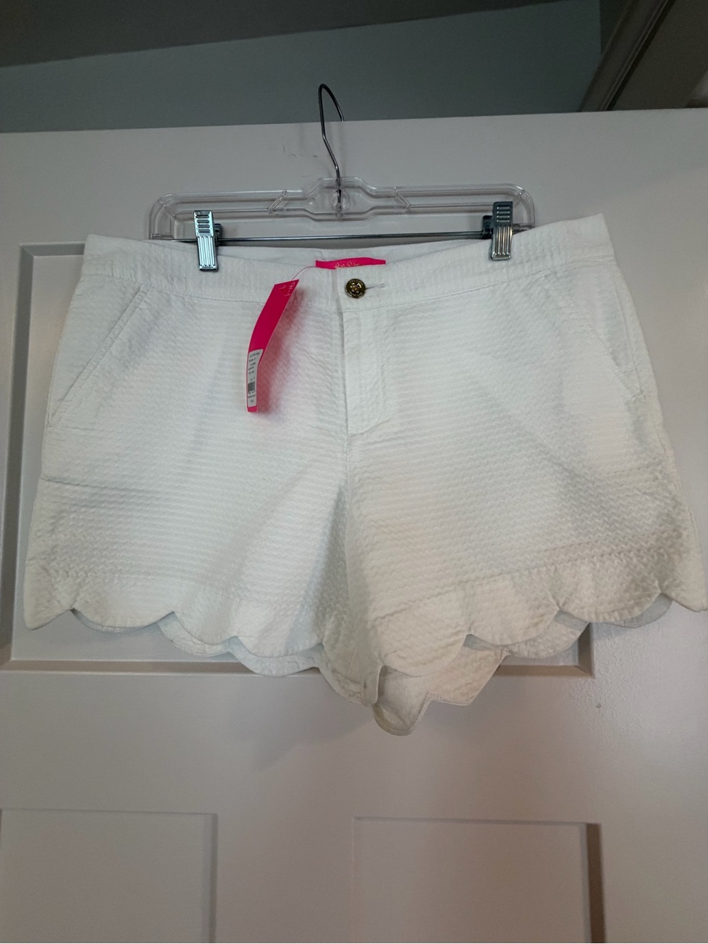 Lilly Pulitzer BUTTERCUP SHORT
White SIZE: 14 NWT